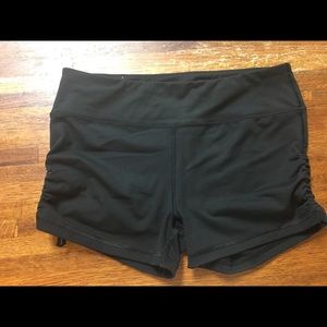 Victoria Secret Sport med black booty shorts